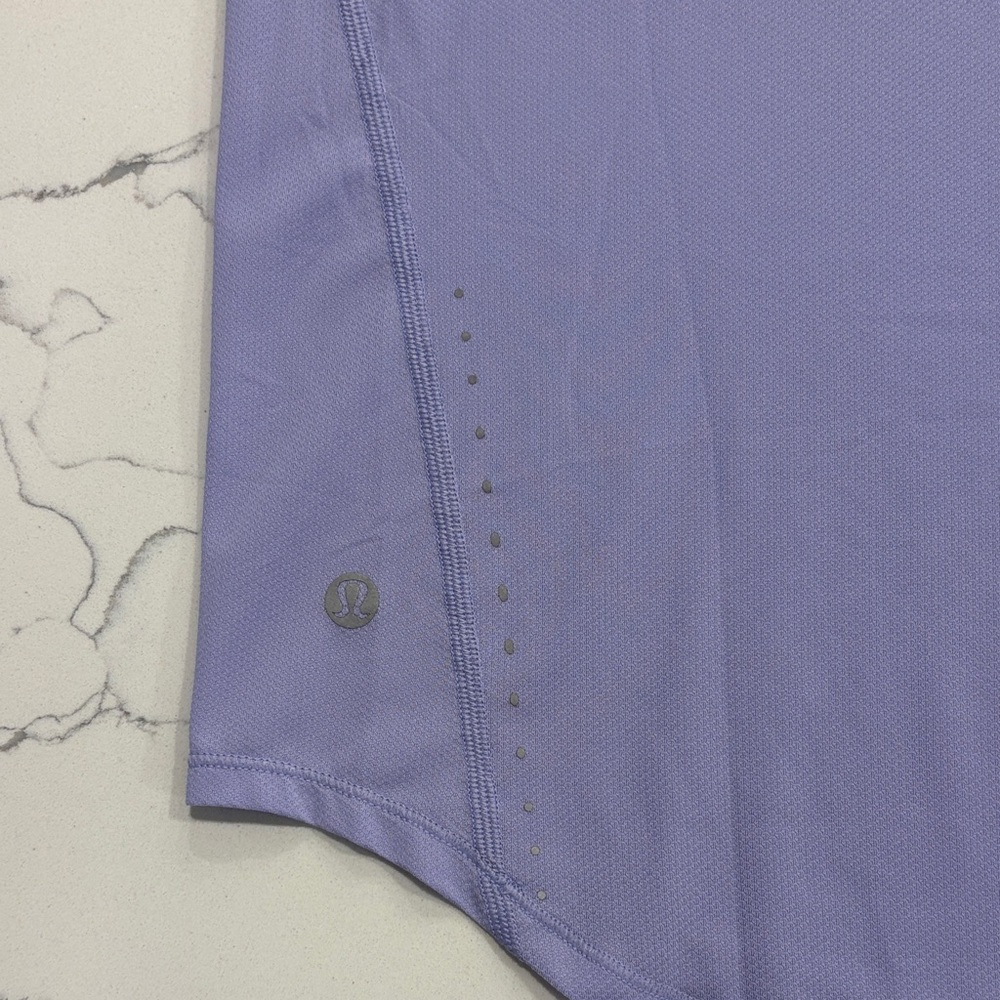 Lululemon High Neck Running and Training T-Shirt ~ M/L ~ Lilac - Picture 3 of 9